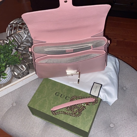 Gucci Large Interlocking Chain Leather Shoulder Bag - Picture 9 of 16